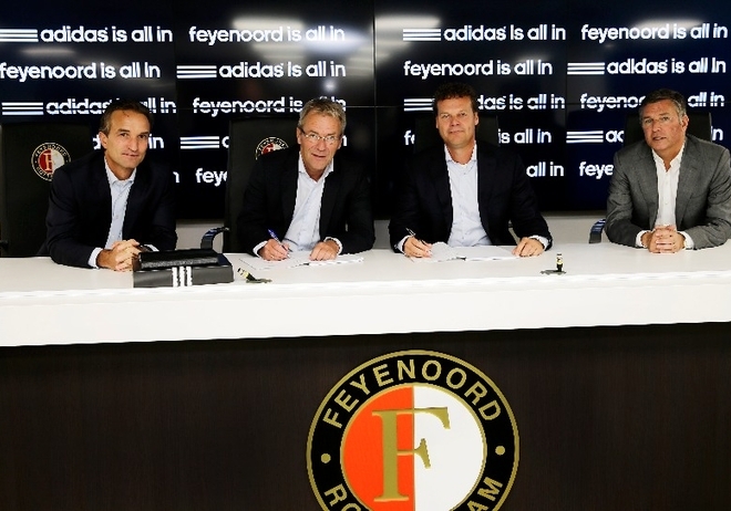 Feyenoord en Adidas ondertekenen contract 2013